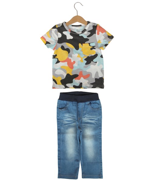 Splash Grey Tee + Jeans 1