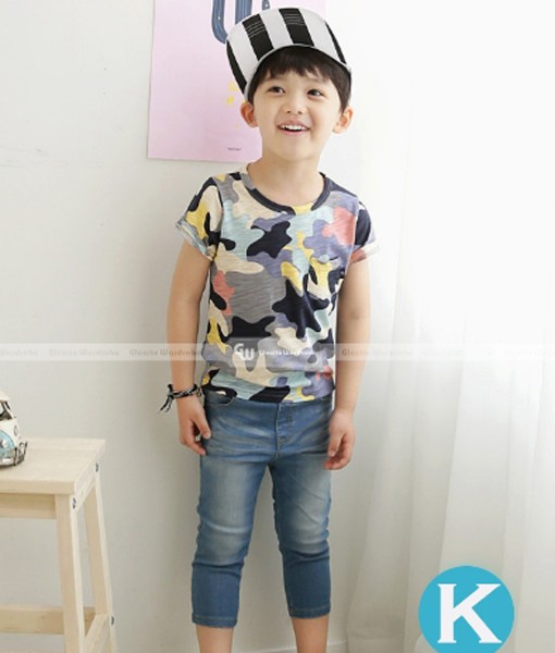 Splash Grey Tee + Jeans