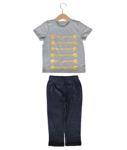 Button Print Tee + Jeans