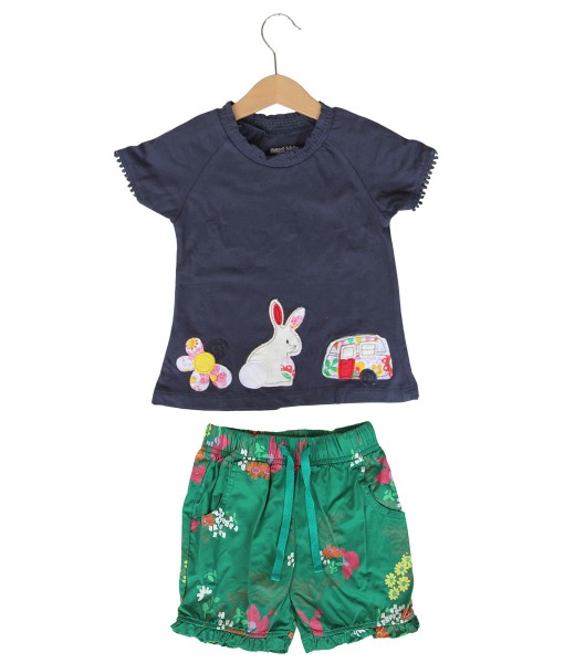 Rabbit Bus Top + Green Pant 1